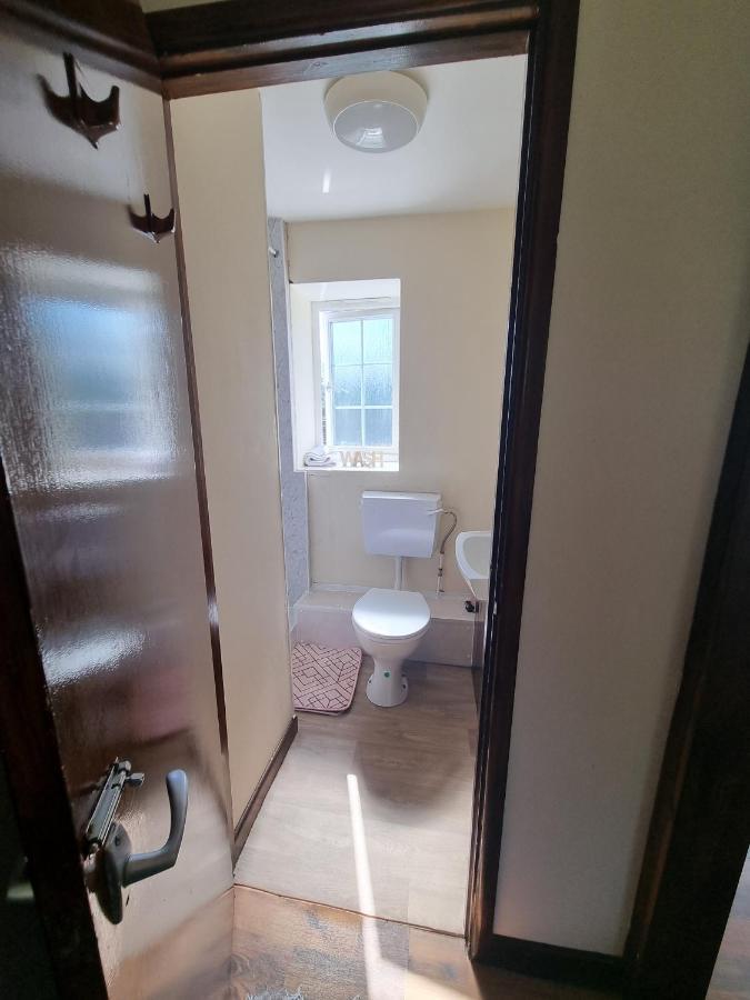 No 4 Trelawney Apartment - Onsite Bar - Restaurant - Horse Riding Menheniot المظهر الخارجي الصورة