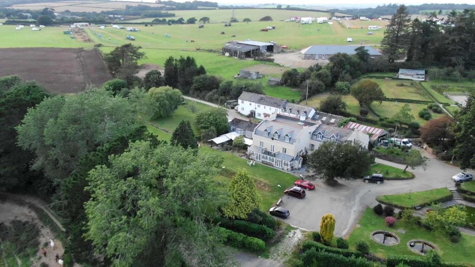 No 4 Trelawney Apartment - Onsite Bar - Restaurant - Horse Riding Menheniot المظهر الخارجي الصورة