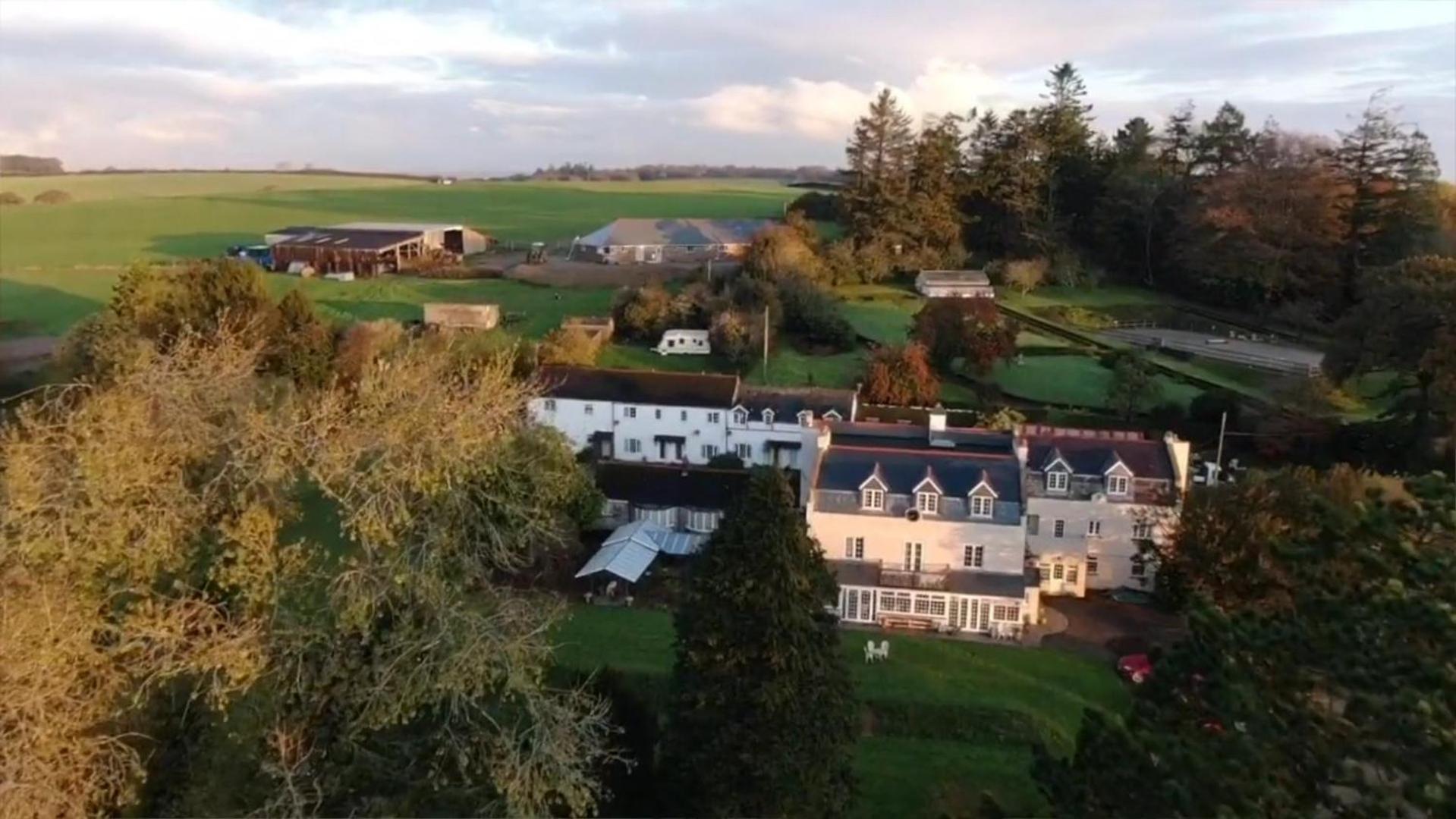 No 4 Trelawney Apartment - Onsite Bar - Restaurant - Horse Riding Menheniot المظهر الخارجي الصورة